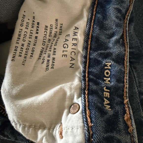 American Eagle Outfitters Dark Blue Mom Jeans with Brown Stitching - Picture 2 of 4